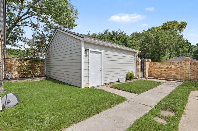 Building Photo - 69 Wind Whisper Ct