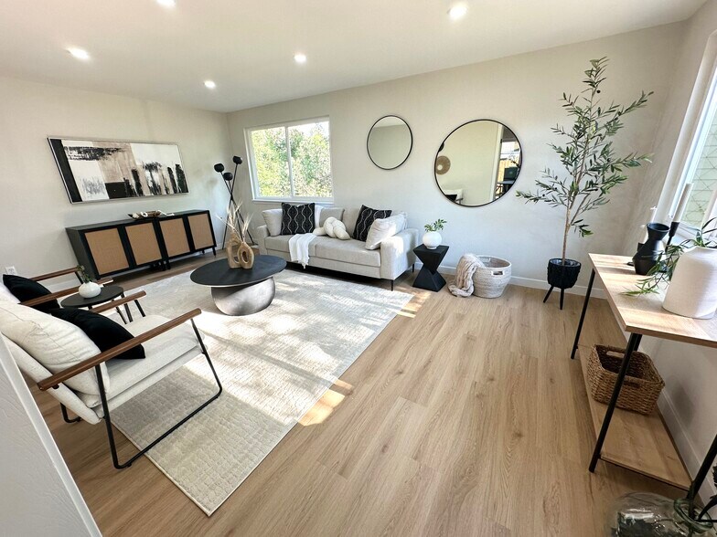 Building Photo - 140 Judson St