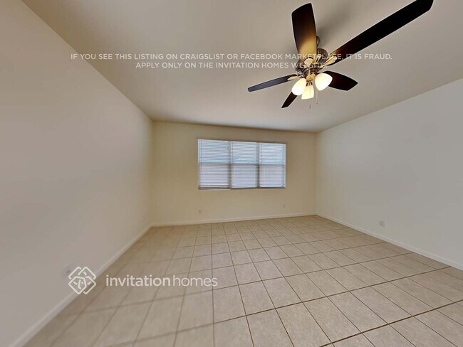 Building Photo - 14386 W Valentine St