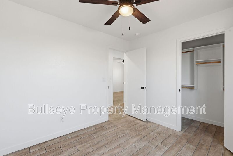 Building Photo - 428 S 97th Pl