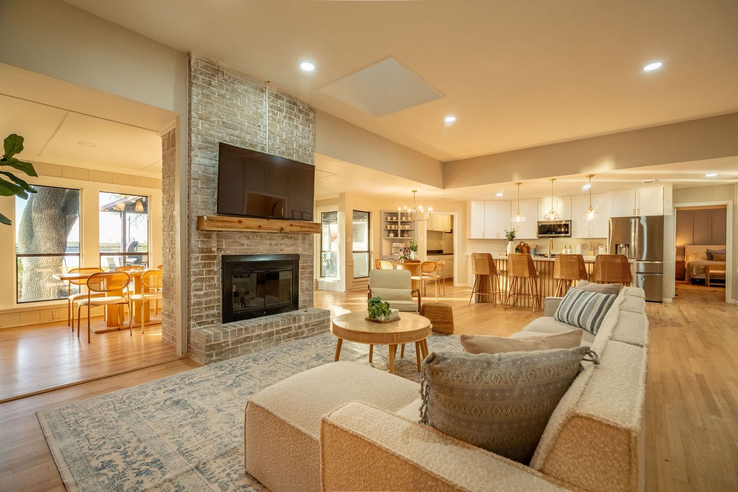 Building Photo - 6509 Lakeshore Ct