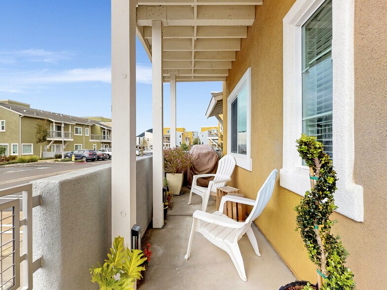 Building Photo - 955 Humbert Ave