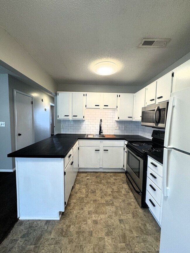 Building Photo - Available For Immediate Move-In!