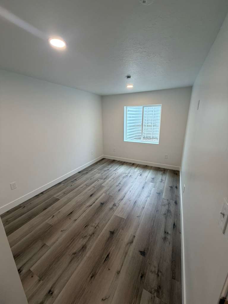 Building Photo - 63 E Ferndell St