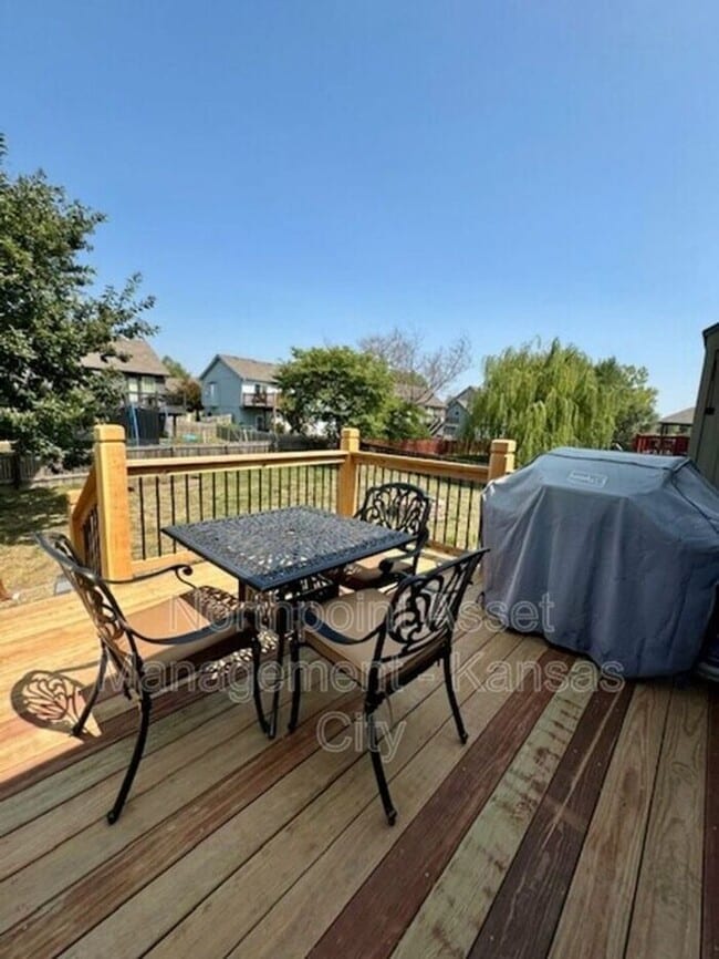 Building Photo - Stunning 3BR 2.5BA Home w/ Fenced Yard & Spacious Deck • Stainless Kitchen • Oversized Garage in ...