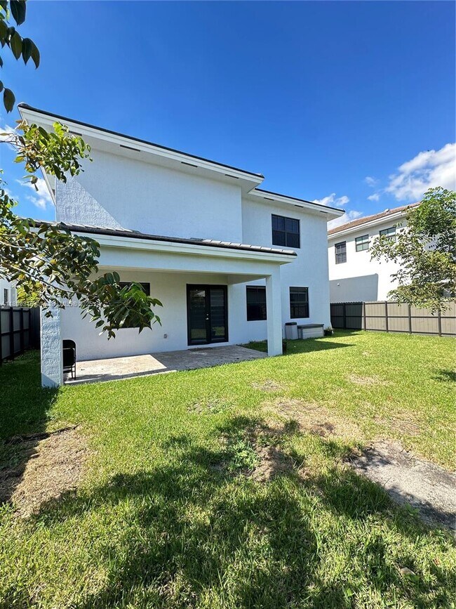 Building Photo - 1831 SW 145th Ave