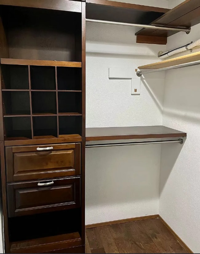 Building Photo - Remodeled 3BR Home Near DT Seattle – A/C, RV Parking, Walkable Location