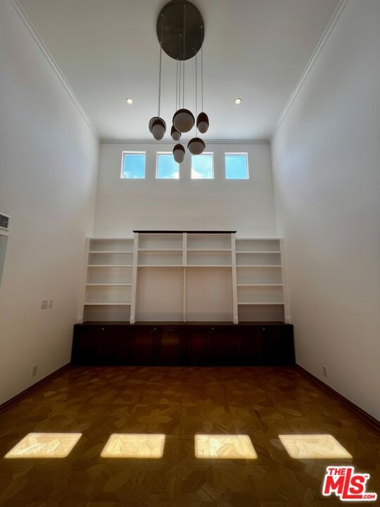 Building Photo - 7505 Hampton Ave