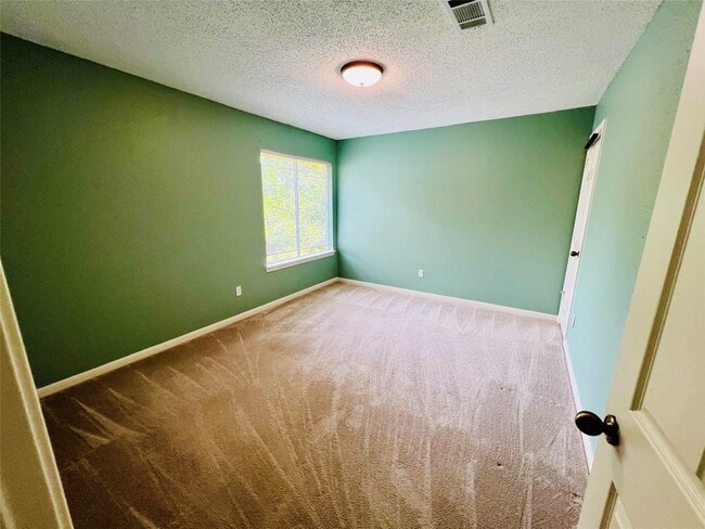 Building Photo - 16079 Hidden Acres Dr