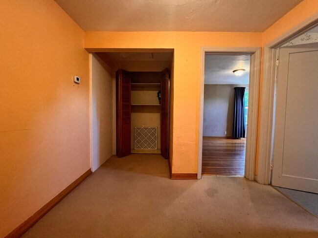 Building Photo - 509 Scenic Dr