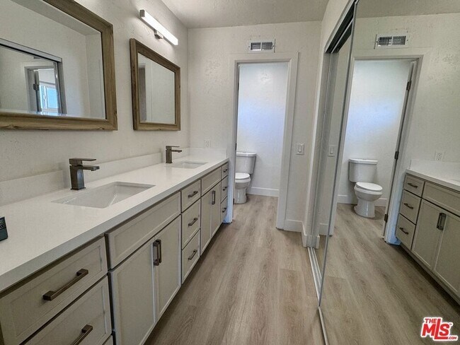 Building Photo - 2863 Carmar Way