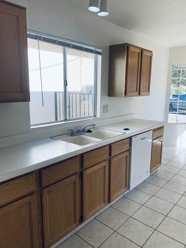 Building Photo - 2964-P2964 W Laquila Aerie