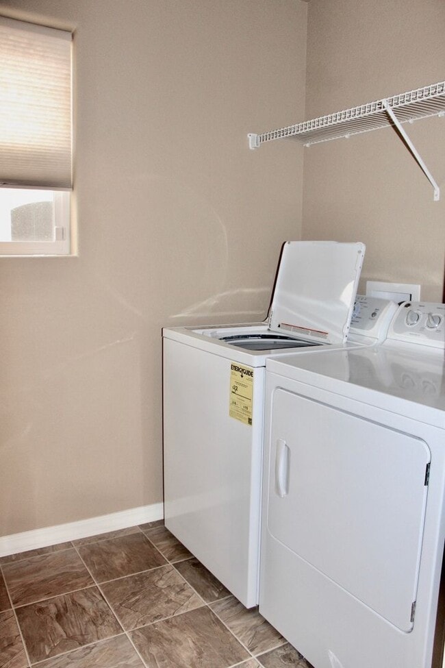 Building Photo - Well Cared For 3 bed/2.5 Bath Home in Security - Widefield