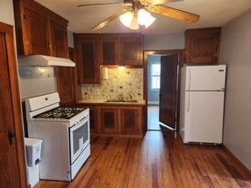 Building Photo - 259 Metacom Ave