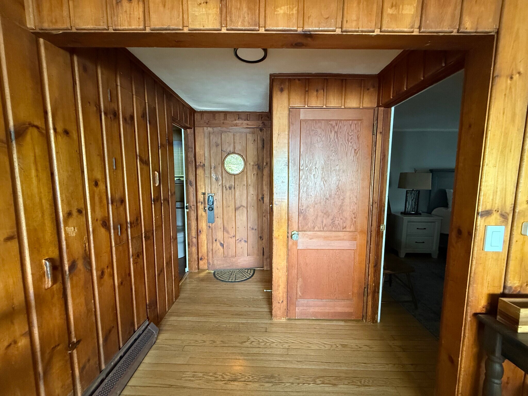 Building Photo - 1228 E Shore Dr