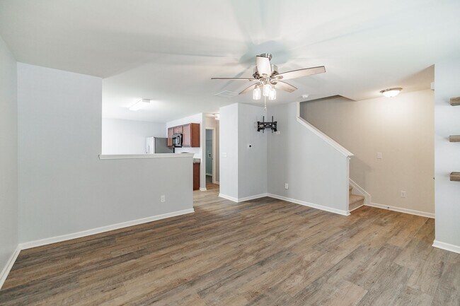 Building Photo - 157 Brockett Dr