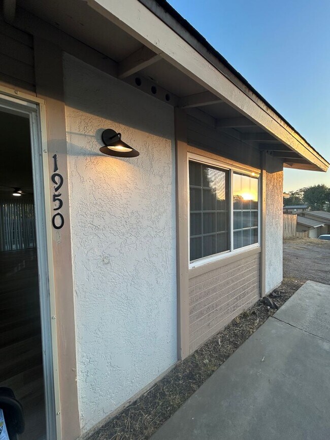 Building Photo - Charming Renovated 3 Bedroom/2 Bath Single Story Home! La Mesa! $3,500