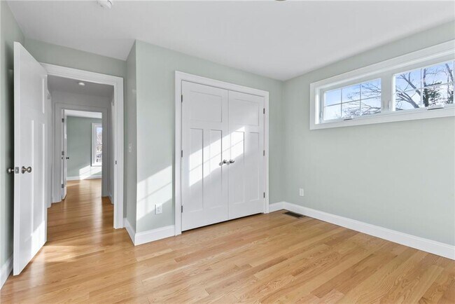 Building Photo - 95 Honeysuckle Rd