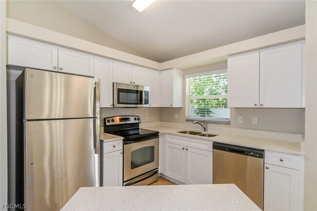 Building Photo - 1804 NE 21st St