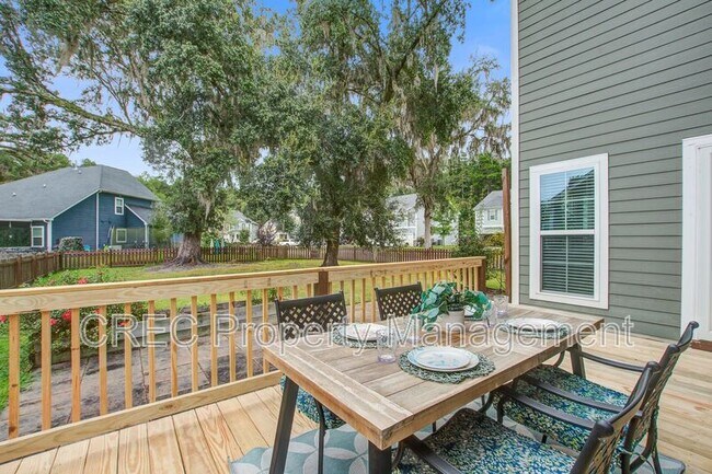 Building Photo - 202 Center Hill Ct