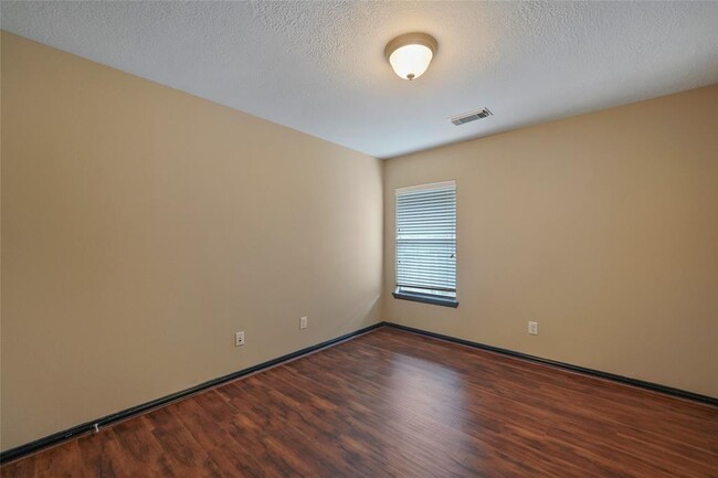 Building Photo - 13019 Coopers Hawk Dr