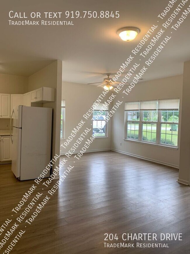 Building Photo - 204 Charter Dr