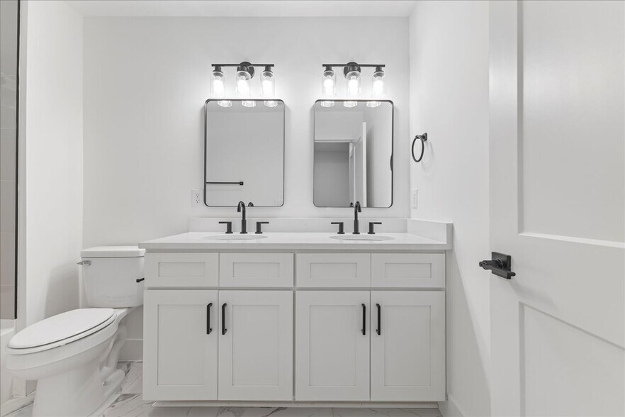 Building Photo - 803 Dupree St