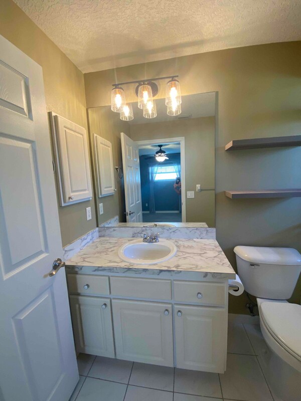 Building Photo - 3915 E Lake Todd Dr