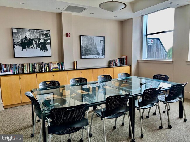 Building Photo - 111 S 15th St