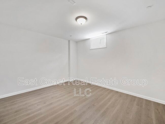 Building Photo - 105 Natural Way