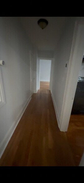 Building Photo - 558 Orange St