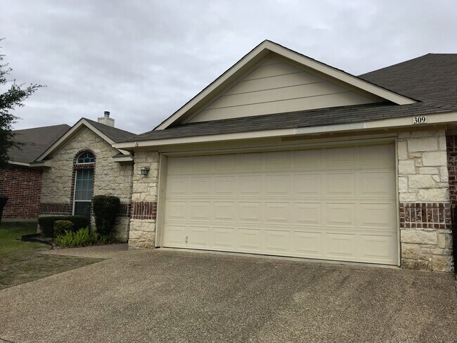 Building Photo - Duplex