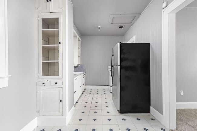 Building Photo - 2102 Brackenridge St