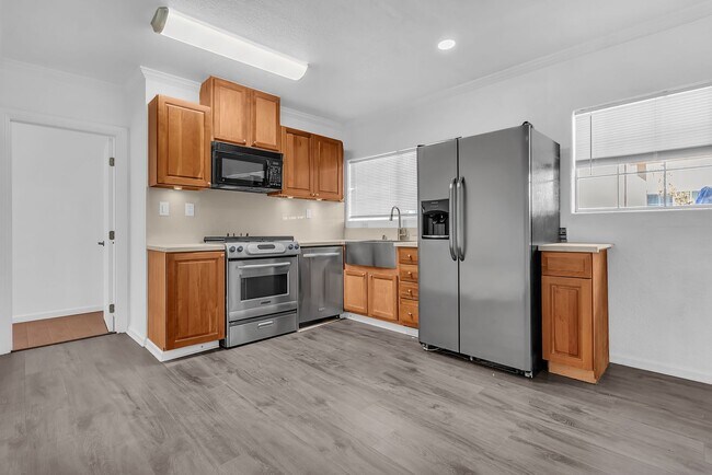 Building Photo - 5246 N Gareloch Ave