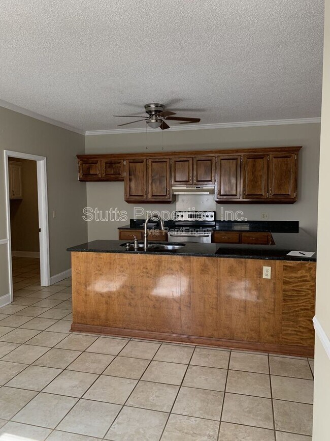 Building Photo - 97 N Bailey Springs Dr