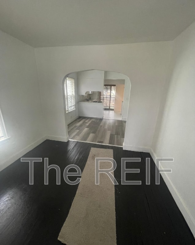 Primary Photo - 1733 Kansas Ave