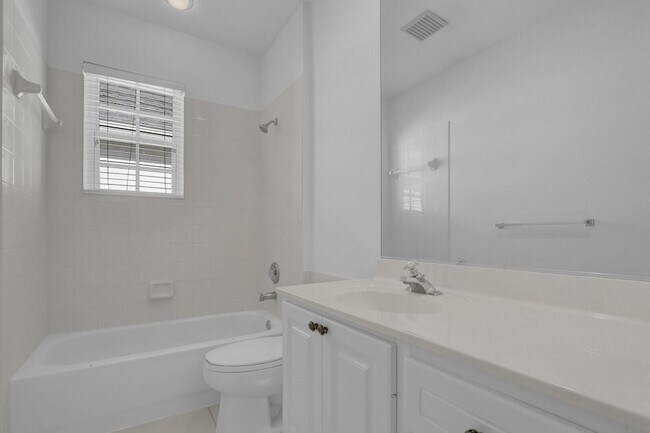 Building Photo - 199 Barbados Dr