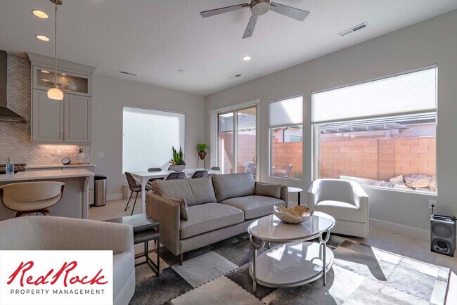 Building Photo - 2 Bedroom Fully Furnished Home In Sun River Community for 55 years and older with a firm 6 Month ...