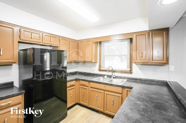 Building Photo - 1311 Lawrence Rd