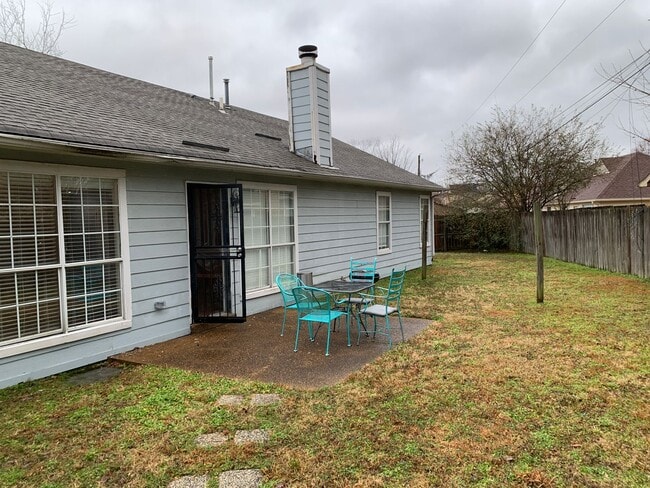 Building Photo - 5412 Leaning Oak Dr