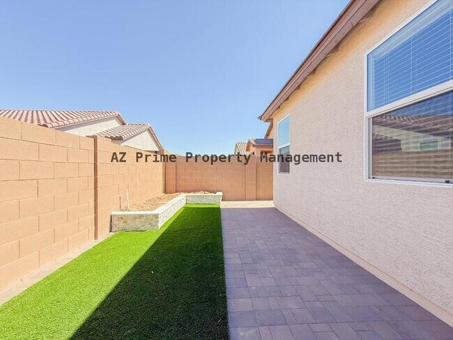 Building Photo - 9810 W Pinchot Ave