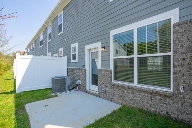 Building Photo - 1763 Frodo Wy