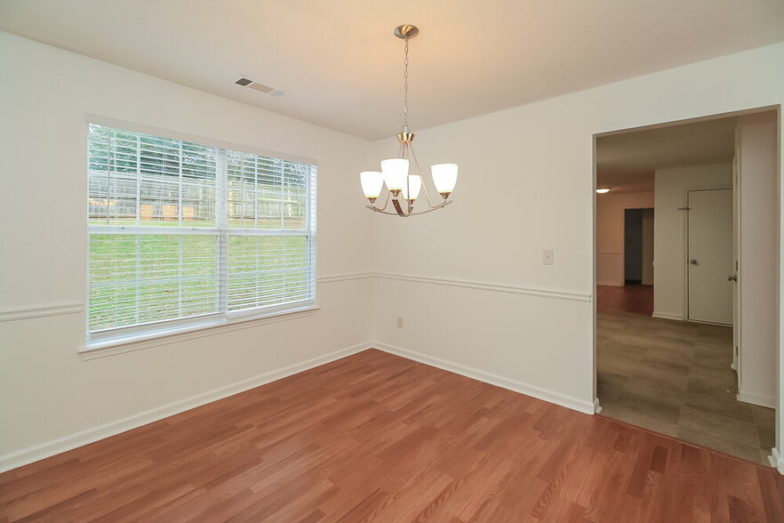 Building Photo - 3442 Creekview Dr
