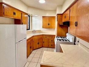 Building Photo - 1338 N Columbus Ave