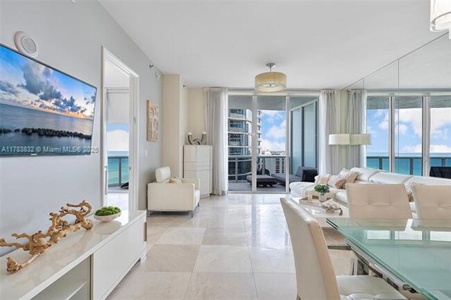 Building Photo - 15811 Collins Ave