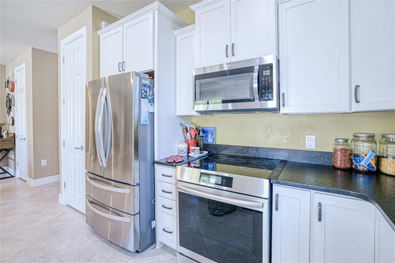 Building Photo - 2600 Sherman Oak Dr