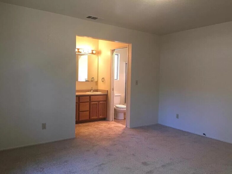 Building Photo - 2610 Pernie Trl
