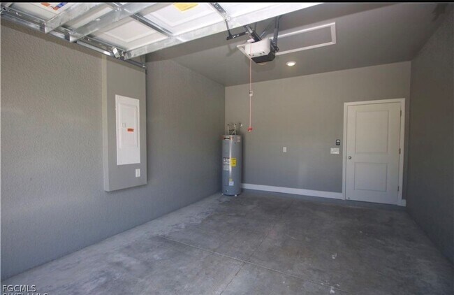 Building Photo - 8004 Spice Ct