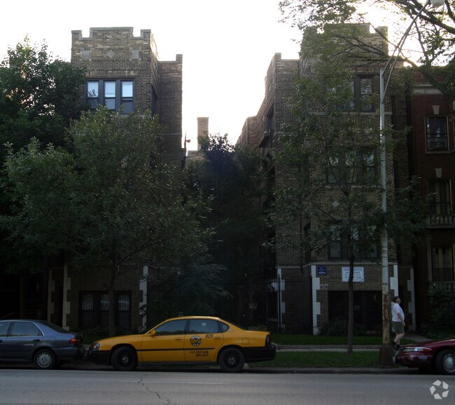 Building Photo - 7725-7729 North Sheridan Road