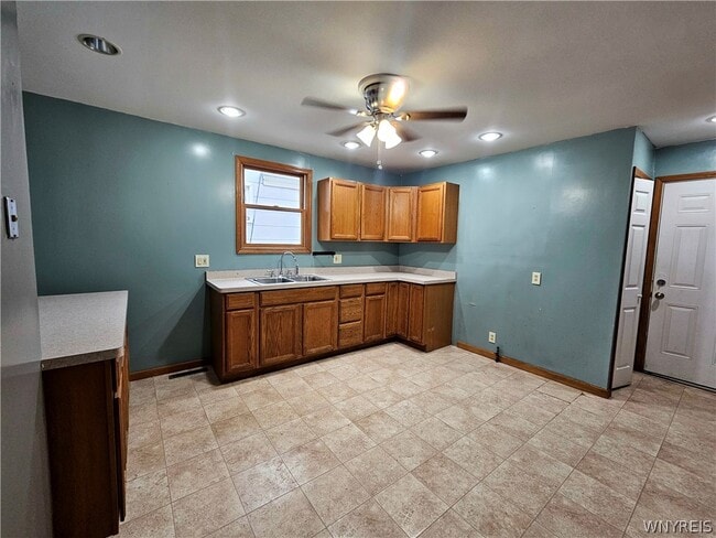 Building Photo - 96 Fredro St